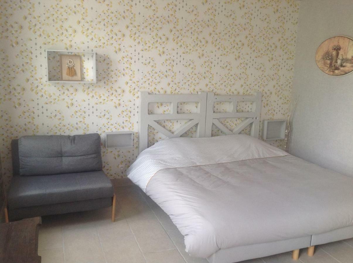 Les Rocailles Hotel La Foret-Auvray Екстериор снимка