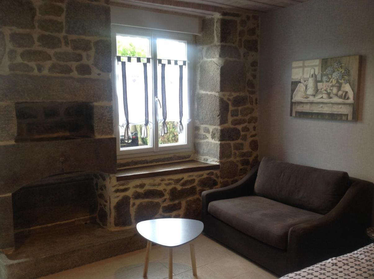 Les Rocailles Hotel La Foret-Auvray Екстериор снимка